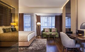 Saint Ten Boutique Hotel, Small Luxury Hotels